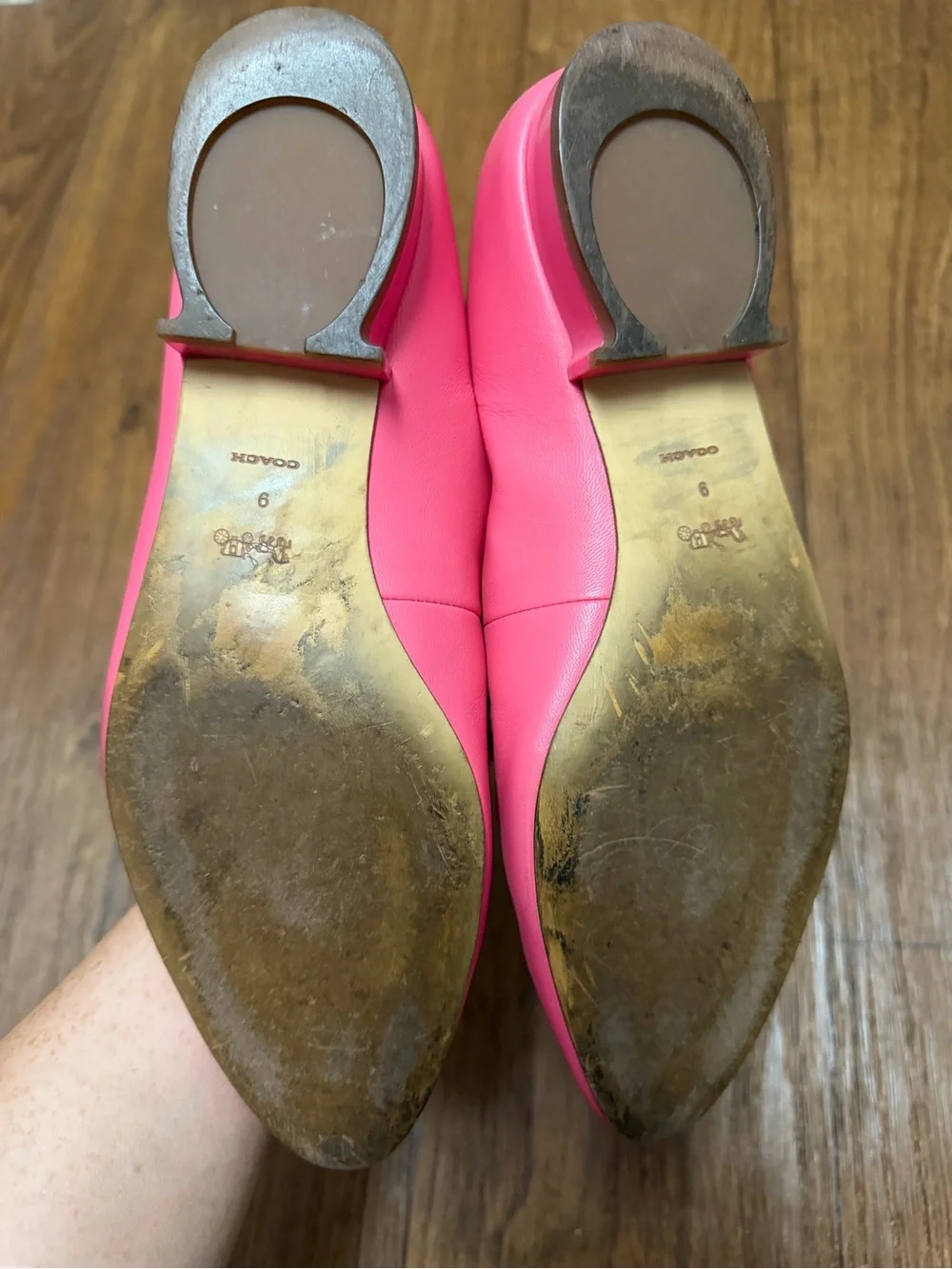 COACH Pink Leather Pointed Loafer Flats with Gold Hardware Size 9 - Picture 4 of 4